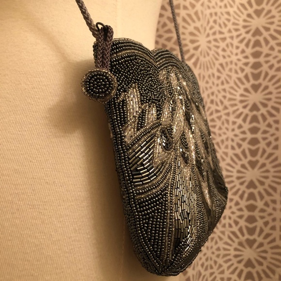 Vintage Sophistique Silver Beaded Crossbody Purse - Picture 7 of 10
